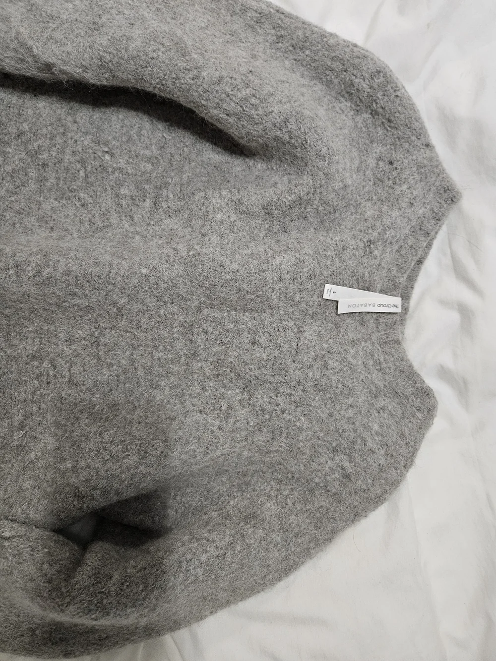 The Group by Babaton Aritzia 100% Alpaca Cropped Grey Knit Sweater Size L